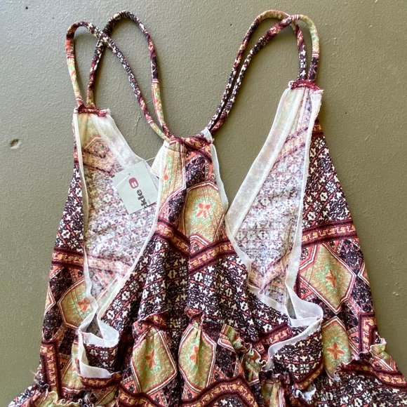 Buckle Daytrip Bohemian Babydoll Paisley Cami Tank Top - Picture 10 of 13